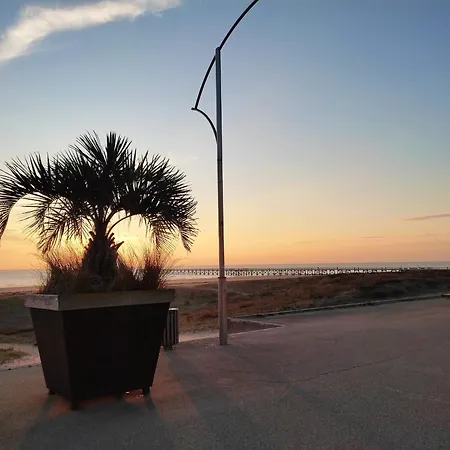 Maison Avec Jardinet Proche Et Parking - Fr-1-652-58