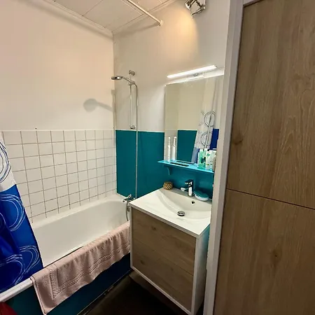 Maison Avec Jardinet Proche Et Parking - Fr-1-652-58 בית נופש *