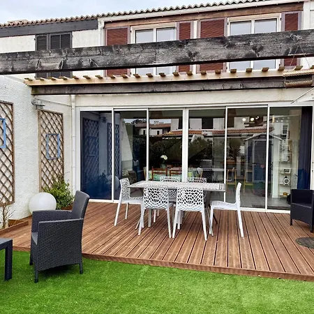 Maison Avec Jardinet Proche Et Parking - Fr-1-652-58 *