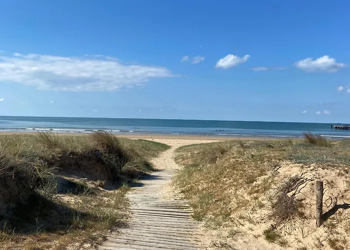 Maison Avec Jardinet Proche Et Parking - Fr-1-652-58