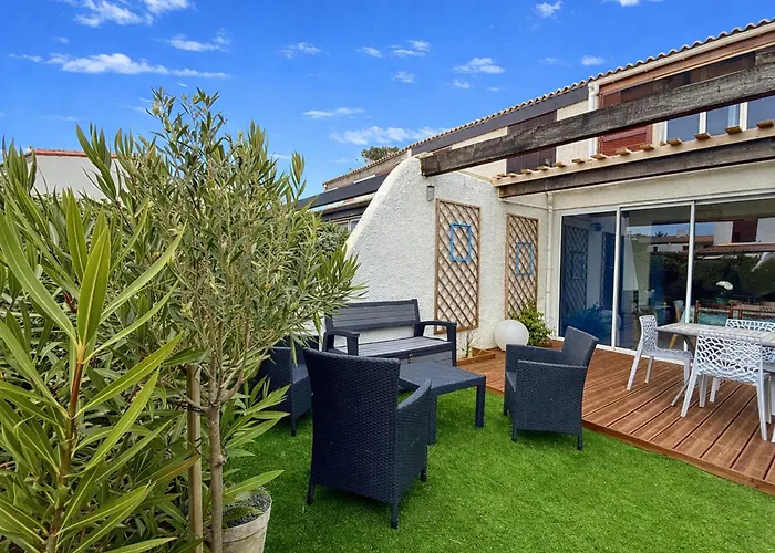 Maison Avec Jardinet Proche Et Parking - Fr-1-652-58