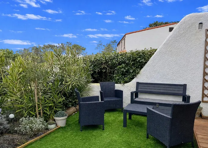 Casa de Férias Maison Avec Jardinet Proche Et Parking - Fr-1-652-58